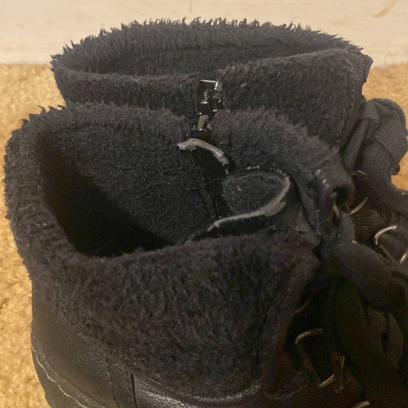 💫 Kim Roger’s Black Lace Up Ankle Boots - Picture 7 of 15